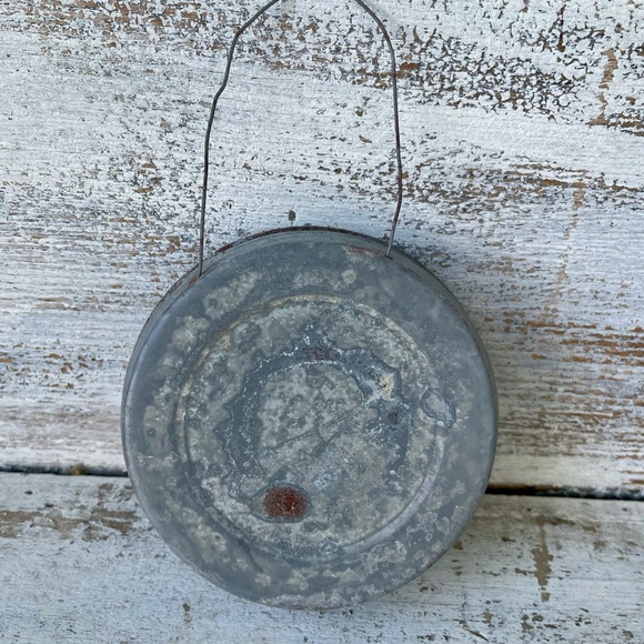 *Farm Faces Metal Sheep Ornament - Picture 2 of 10